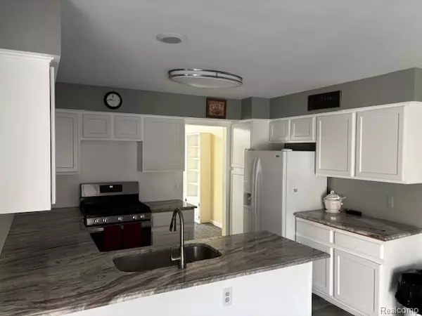 Clinton Twp, MI 48038,43179 W Kirkwood Drive