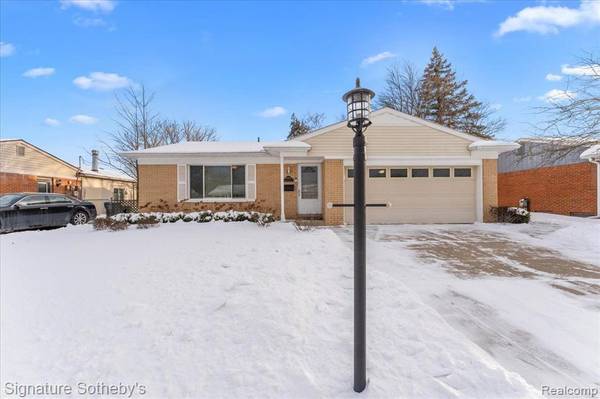 40499 Orangelawn Avenue, Plymouth, MI 48170