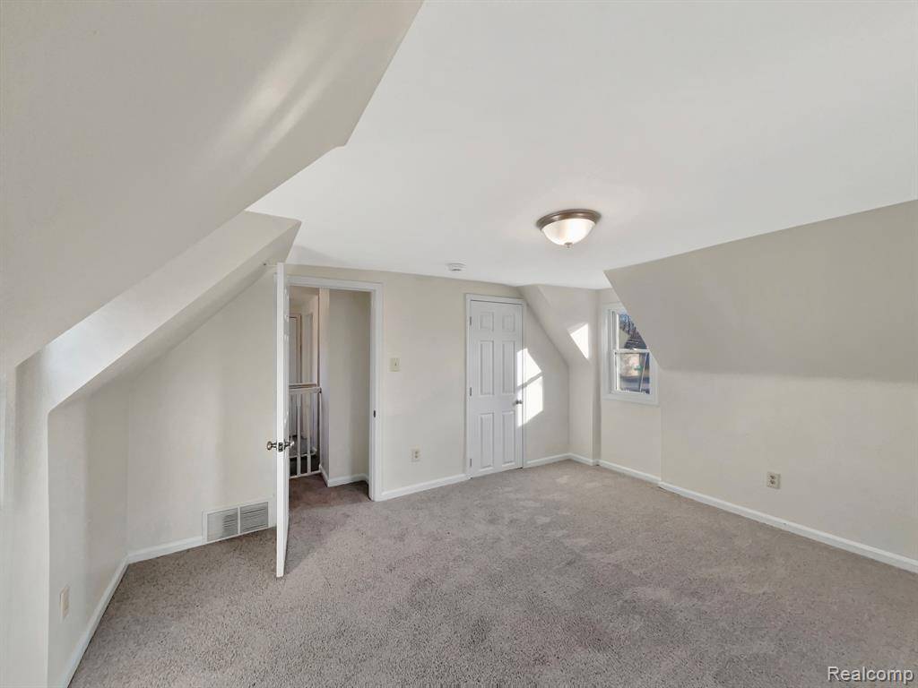 Southfield, MI 48075,21311 EVERGREEN Road
