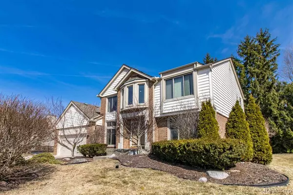 Farmington Hills, MI 48331,29732 Essex Ct