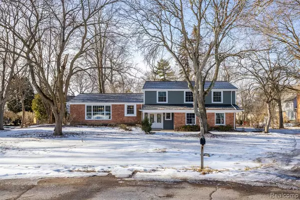 Bloomfield Hills, MI 48301,5536 FARMERS