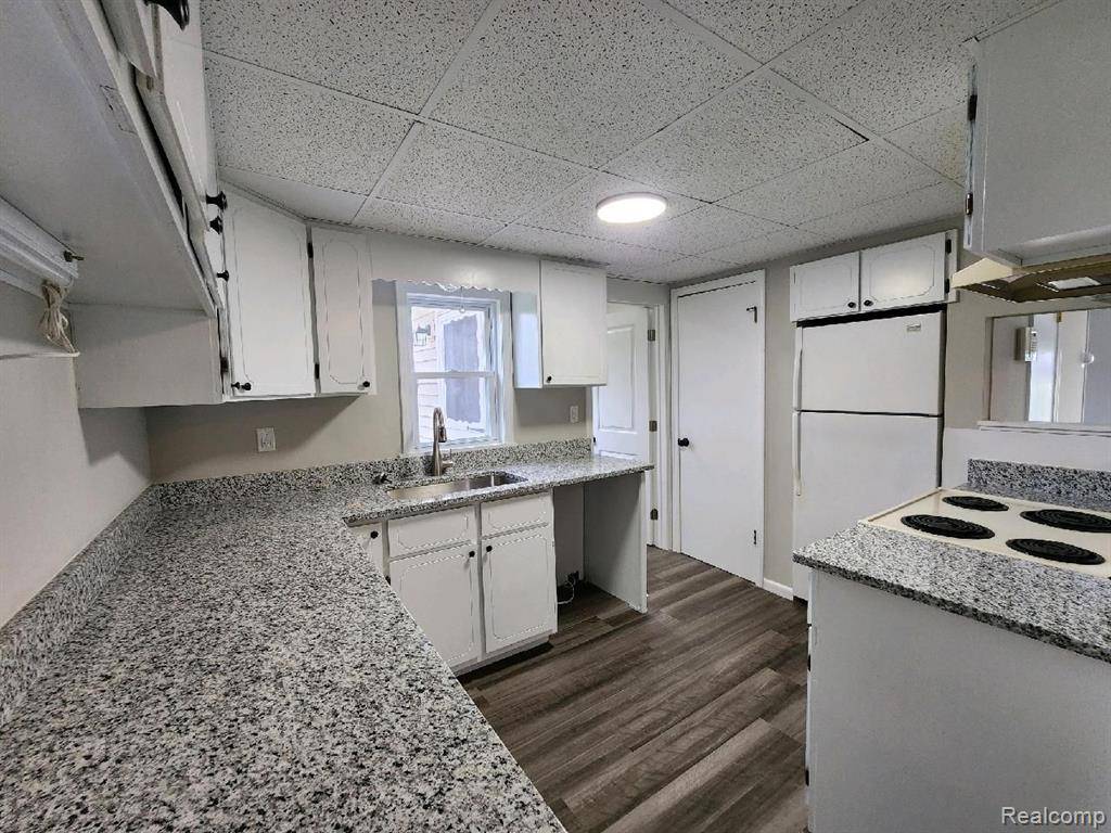 South Lyon, MI 48178,436 N REESE Street