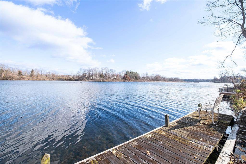 Fenton, MI 48430,501 MILL POND Drive