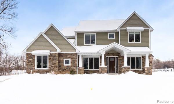 37271 TIMBERVIEW Lane, Farmington Hills, MI 48331