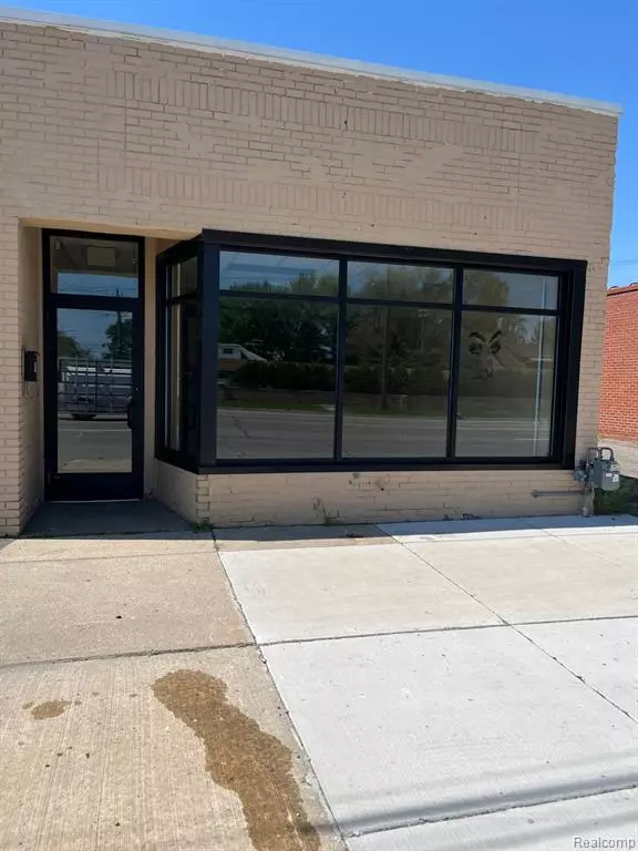 Lincoln Park, MI 48146,918 DIX Road