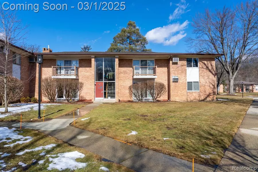 1205 ISLAND Drive, Ann Arbor, MI 48105