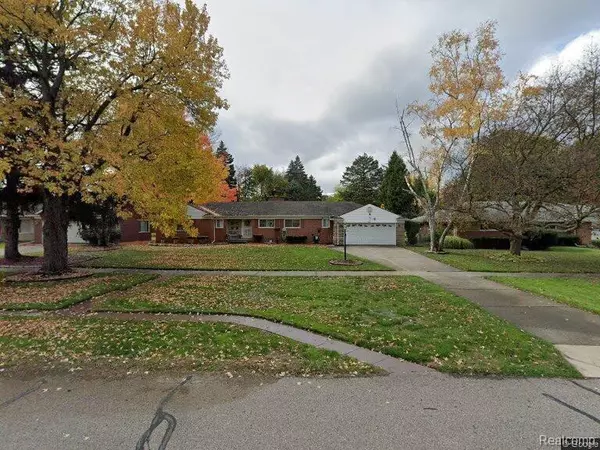 18841 RAINBOW Drive, Lathrup Village, MI 48076