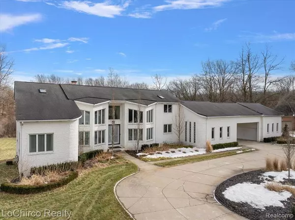 Rochester, MI 48306,924 KNOB CREEK Drive
