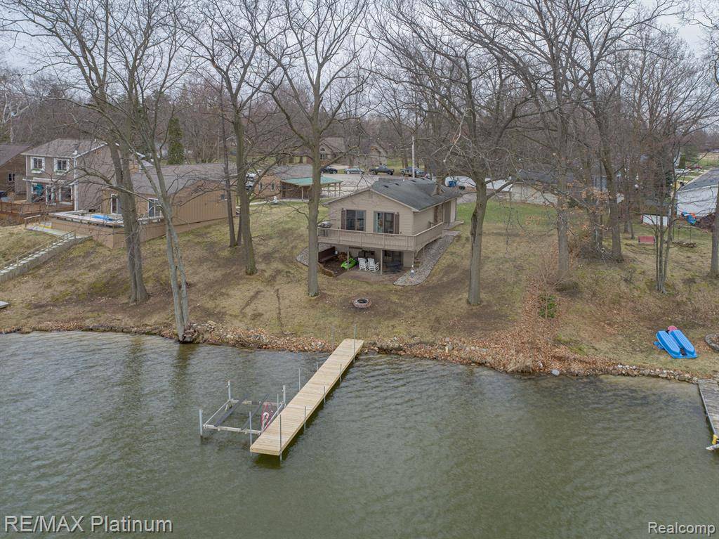 Fenton, MI 48430,3396 HORRELL Court