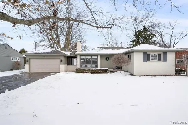 17040 DUNBLAINE Avenue, Beverly Hills, MI 48025