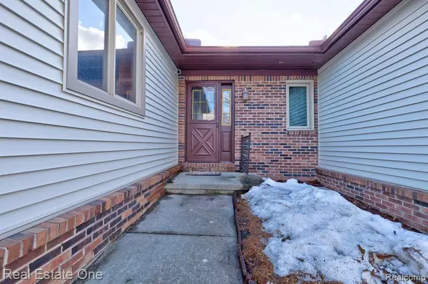 Clarkston, MI 48348,9045 E BLUEWATER Drive