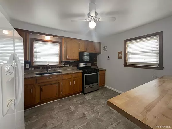 Ypsilanti, MI 48198,1421 BUD Avenue