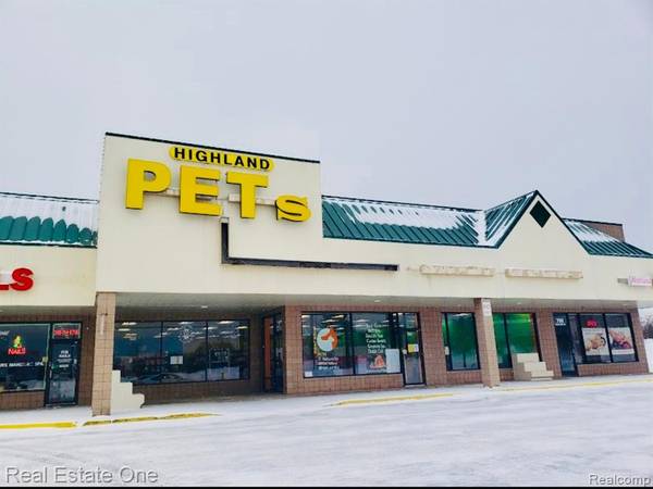 744 W Highland Road, Highland, MI