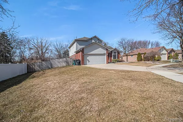 Troy, MI 48083,2074 GABRIEL Court