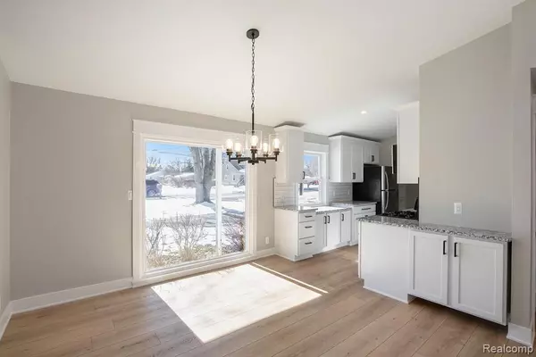 Clarkston, MI,5390 SUNNYSIDE Drive