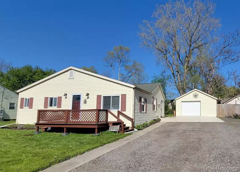 1551 EBERLY Road, Flint, MI 48532