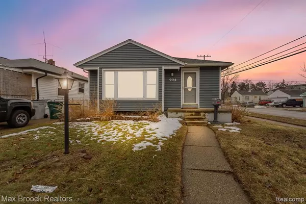 Hazel Park, MI 48030,904 E GARFIELD Avenue