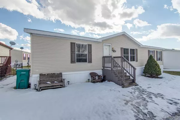 Fenton, MI 48430,8346 Whitehorn Lane