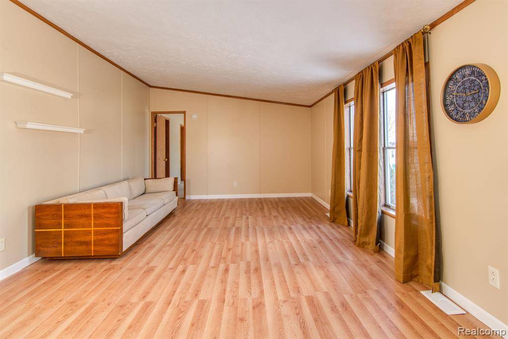 Fenton, MI 48430,8346 Whitehorn Lane