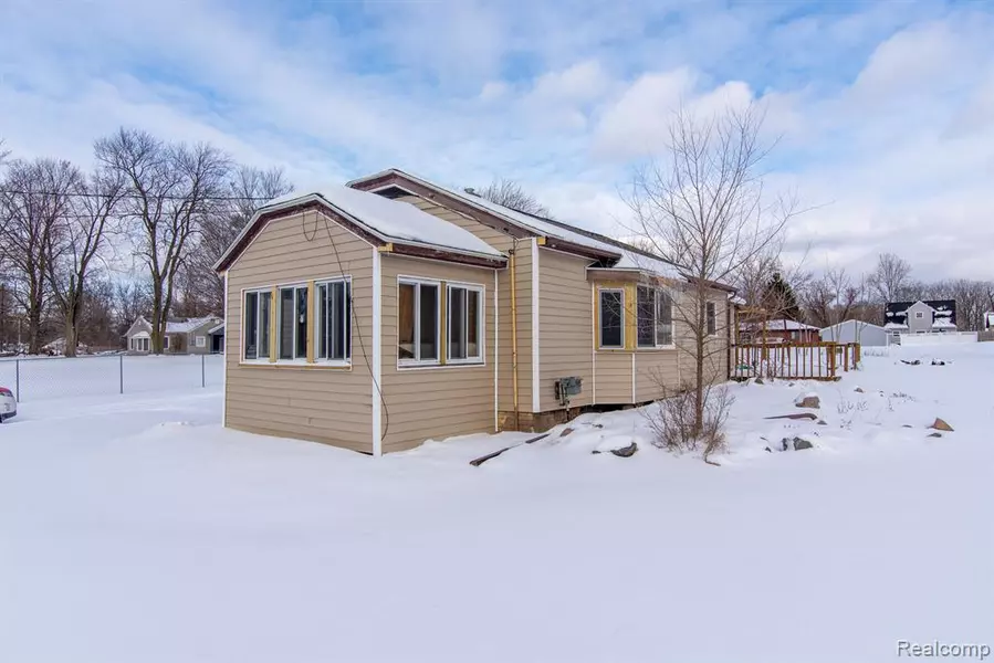 4207 AURELIUS Rd, Lansing, MI 48910