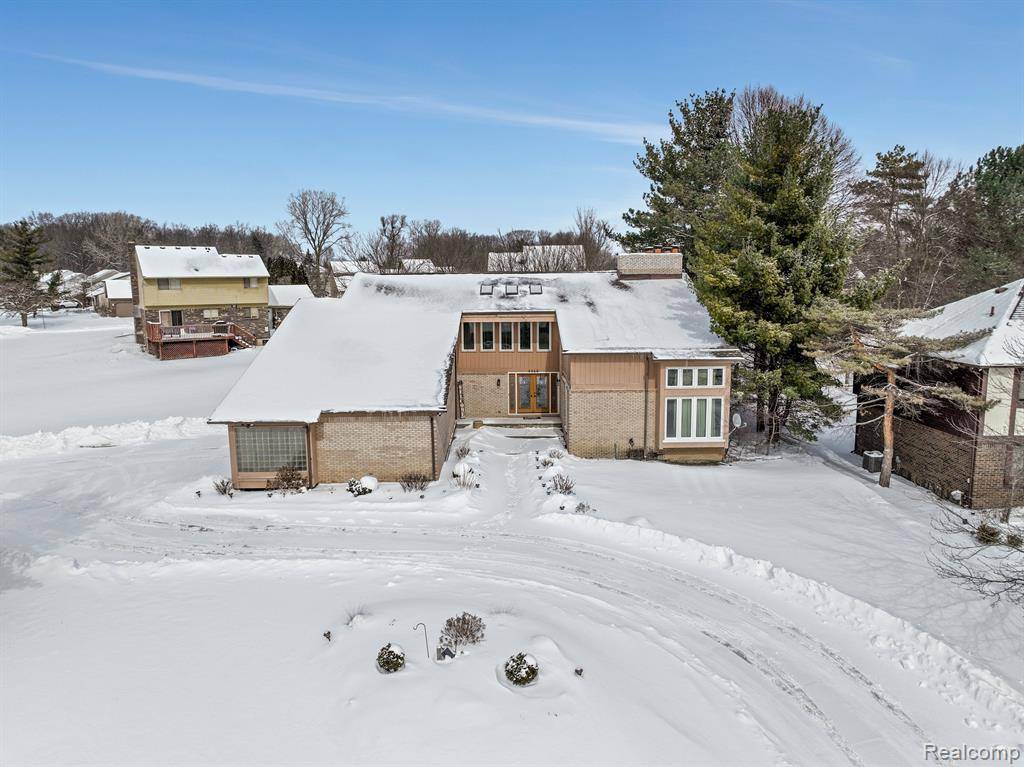 West Bloomfield, MI,6040 FAIRBROOK Drive