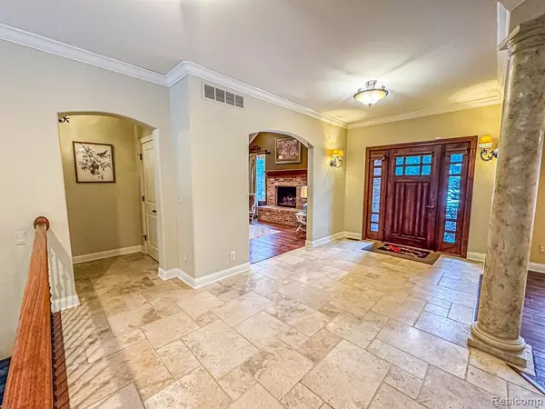 Clarkston, MI 48348,9874 Kings Valley