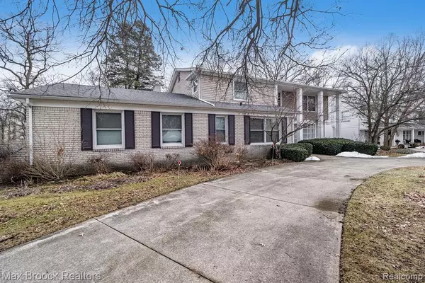 Beverly Hills, MI 48025,31900 ROBINHOOD Drive