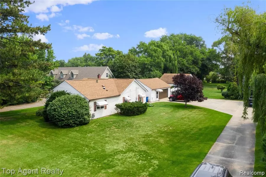 27320 RYAN Road, Warren, MI 48092