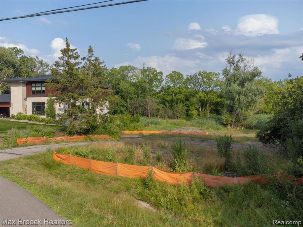 Orchard Lake Village, MI 48323,4053 HARBOR VISTA Drive