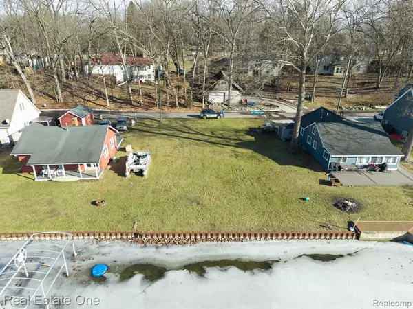 Pinckney, MI 48169,0 PORTAGE LAKE Avenue