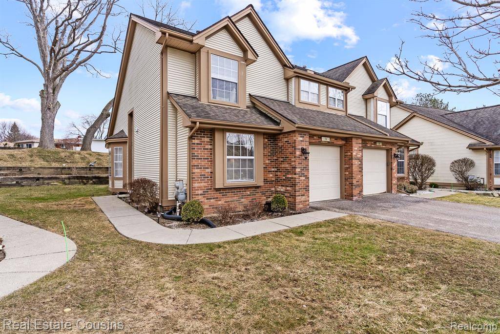 Fenton, MI 48430,714 WHISPERWOOD Trail