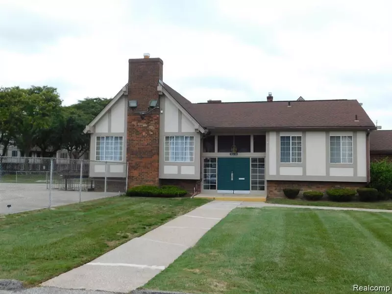 30200 SOUTHFIELD Road, Southfield, MI 48076