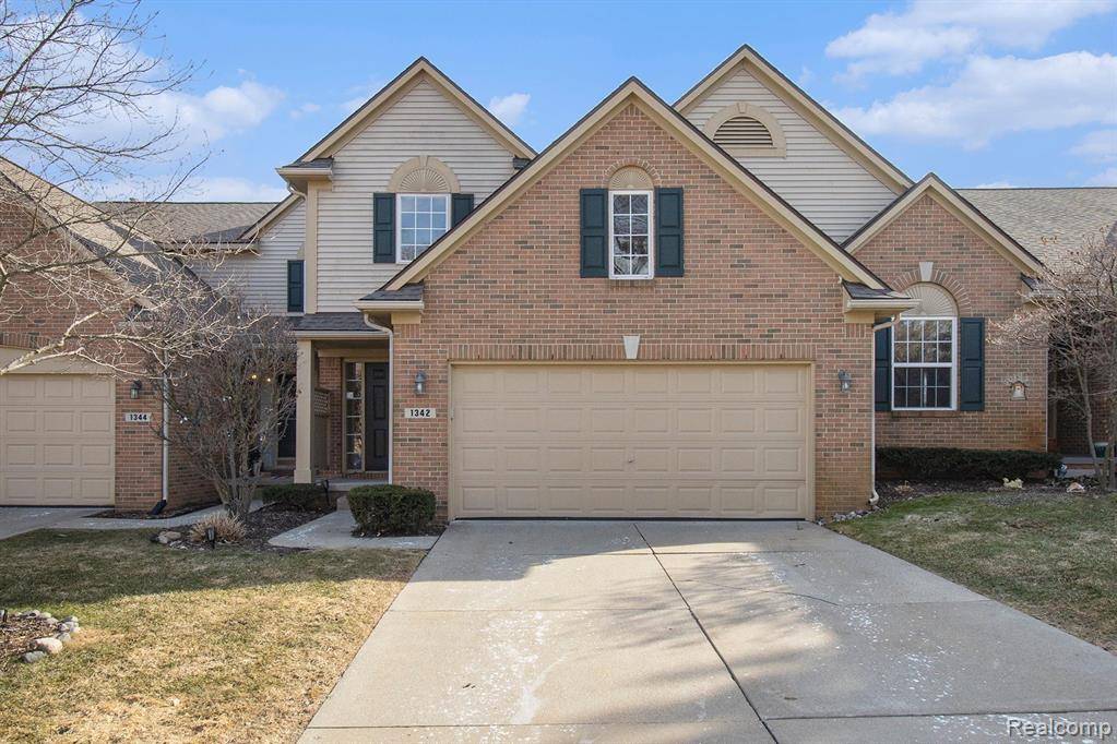 1342 WAVERLY Drive, White Lake, MI