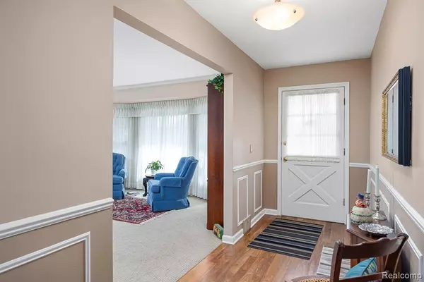 Beverly Hills, MI 48025,31407 WALTHAM Drive