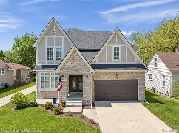 Royal Oak, MI 48067,1002 ETOWAH Avenue