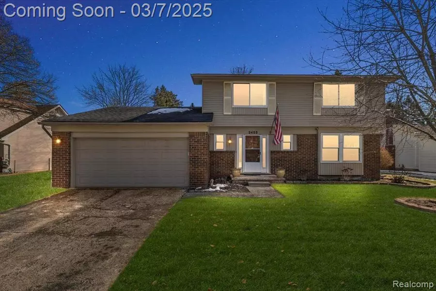 2455 BROWNING Drive, Lake Orion, MI