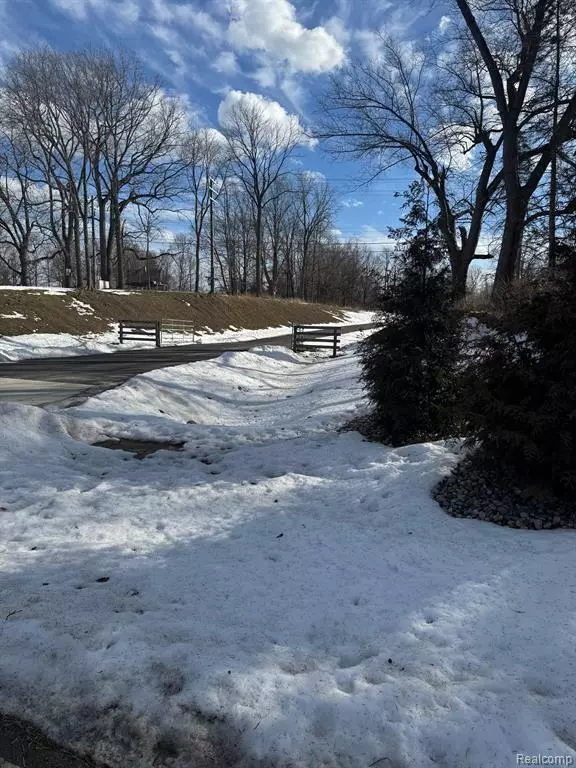 Metamora, MI 48455,4070 Metamora Ridge