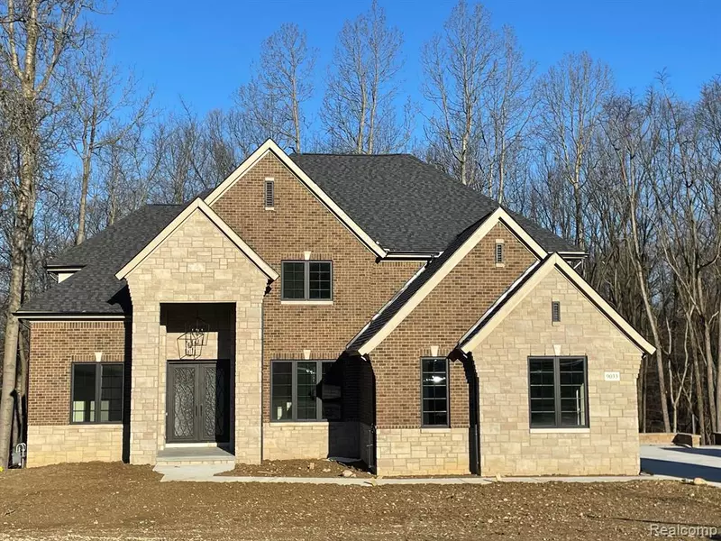 9033 DEERWOOD Road, Clarkston, MI 48348