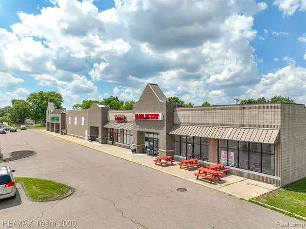 Westland, MI,32838 WARREN Road