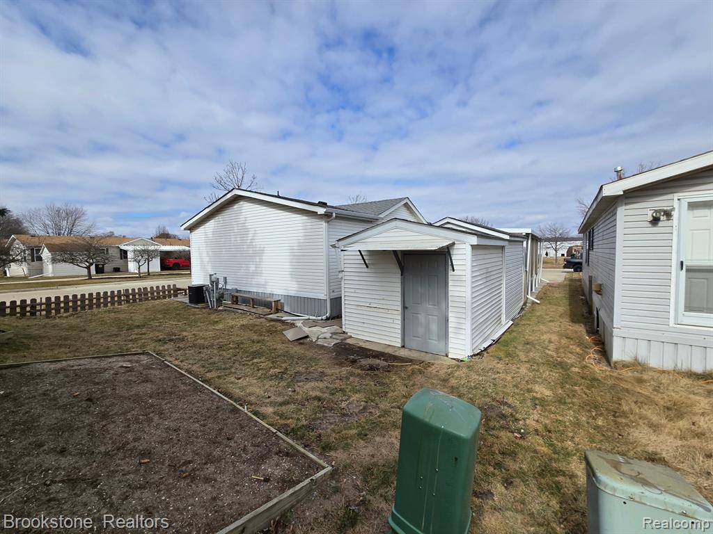 Romulus, MI 48174,38621 SEMINOLE Court