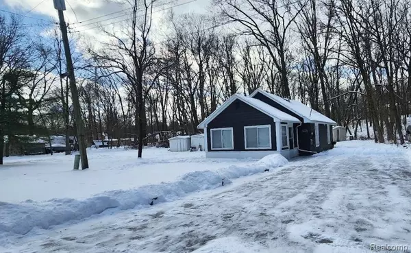 Pinckney, MI 48169,9952 RIVERVIEW