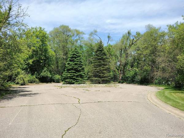 0000 Foal Boulevard, Commerce Twp, MI 48382