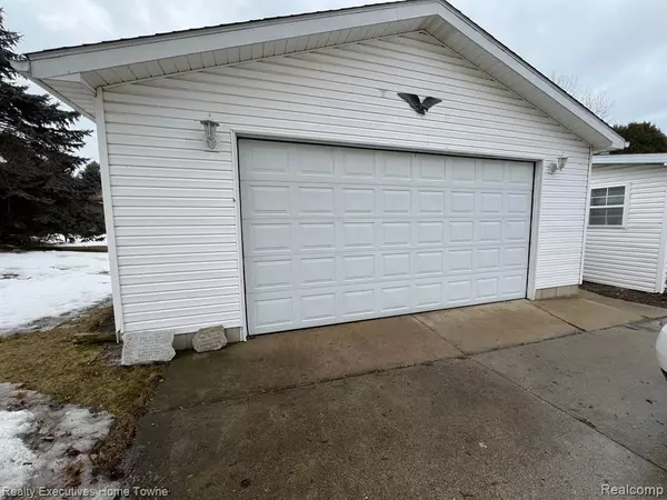 Croswell, MI 48422,2265 DENNIS Street