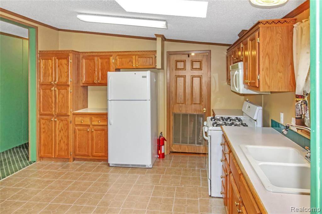 Romulus, MI 48174,7063 SARGENT Street