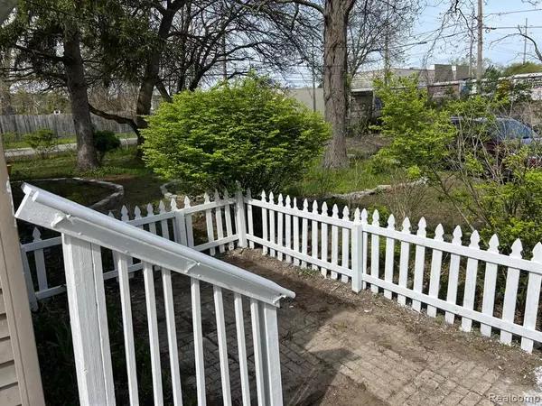 Southfield, MI 48033,24067 SARGENT Avenue