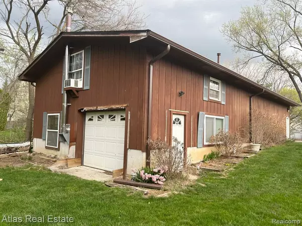 Goodrich Vlg, MI,8530 CATHERWOOD Drive