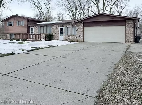 Goodrich Vlg, MI,8530 CATHERWOOD Drive