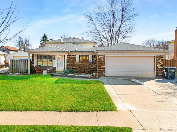 22273 COLLETTE Street, Woodhaven, MI 48183