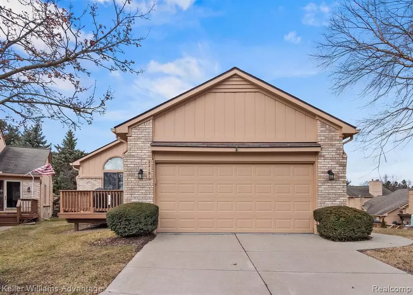 22181 LANCREST, Farmington Hills, MI 48335