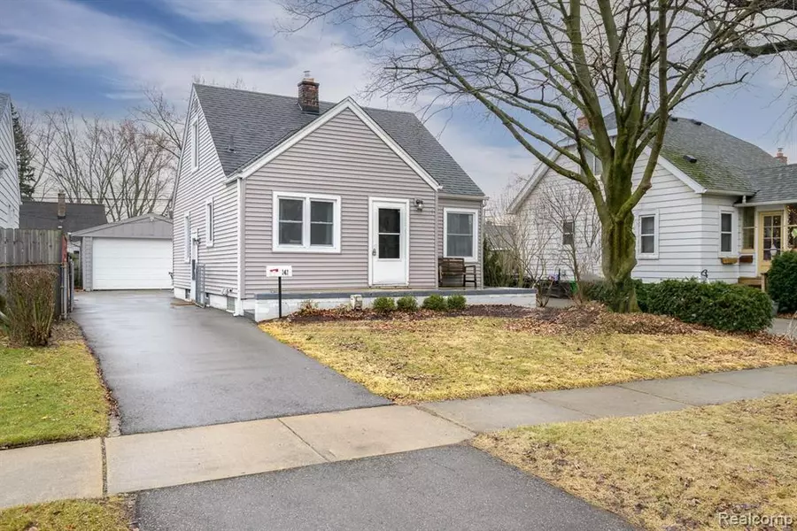 141 Charlevoix Street, Clawson, MI